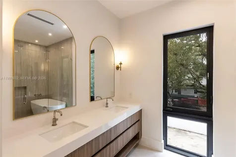 555 Catalonia Avenue Coral Gables FL 33134