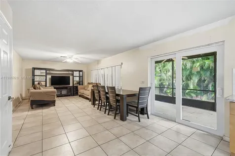 1421 SW 97th Avenue Pembroke Pines FL 33025