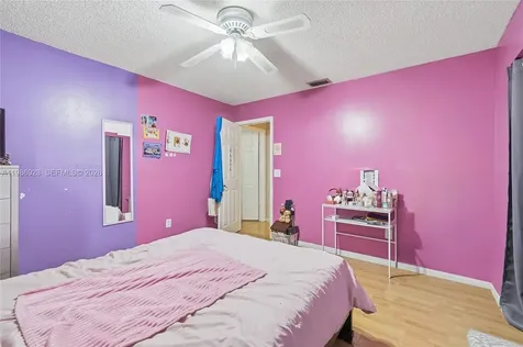 1421 SW 97th Avenue Pembroke Pines FL 33025