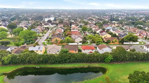 1421 SW 97th Avenue Pembroke Pines FL 33025