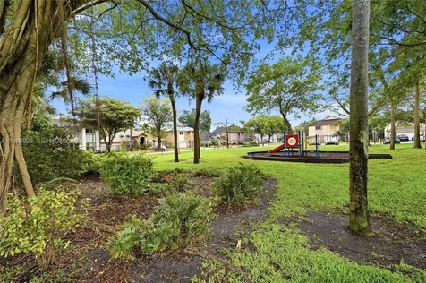 1421 SW 97th Avenue Pembroke Pines FL 33025