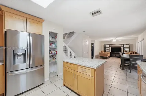 1421 SW 97th Avenue Pembroke Pines FL 33025