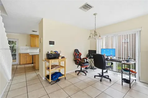 1421 SW 97th Avenue Pembroke Pines FL 33025