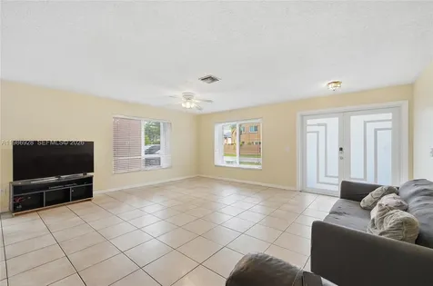 1421 SW 97th Avenue Pembroke Pines FL 33025