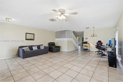1421 SW 97th Avenue Pembroke Pines FL 33025