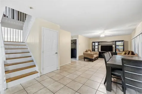 1421 SW 97th Avenue Pembroke Pines FL 33025