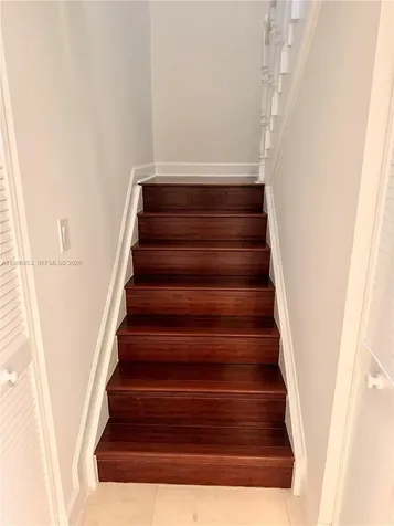 5570 SW 70th Place S Miami FL 33155