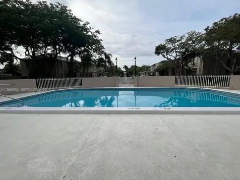 5570 SW 70th Place S Miami FL 33155
