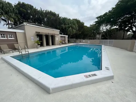 5570 SW 70th Place S Miami FL 33155