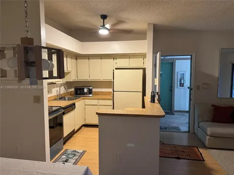 10419 E Clairmont Circle Tamarac FL 33321