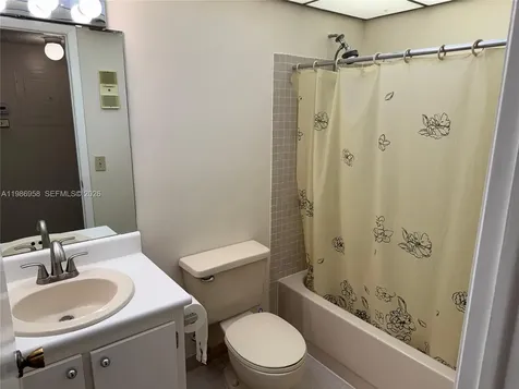 10419 E Clairmont Circle Tamarac FL 33321