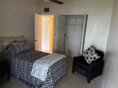 10419 E Clairmont Circle Tamarac FL 33321