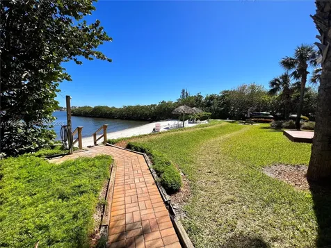 1000 Scotia Drive Hypoluxo FL 33462