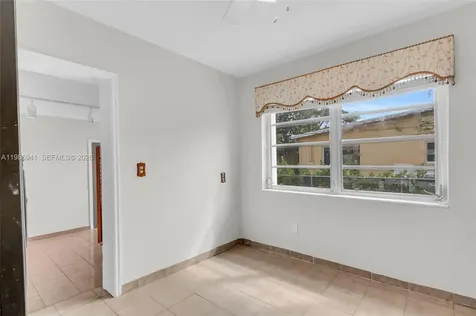 1081 SW 63rd Avenue West Miami FL 33144