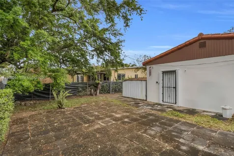 1081 SW 63rd Avenue West Miami FL 33144