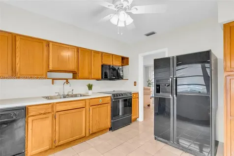1081 SW 63rd Avenue West Miami FL 33144