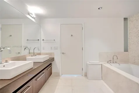 17121 Collins Avenue Sunny Isles Beach FL 33160