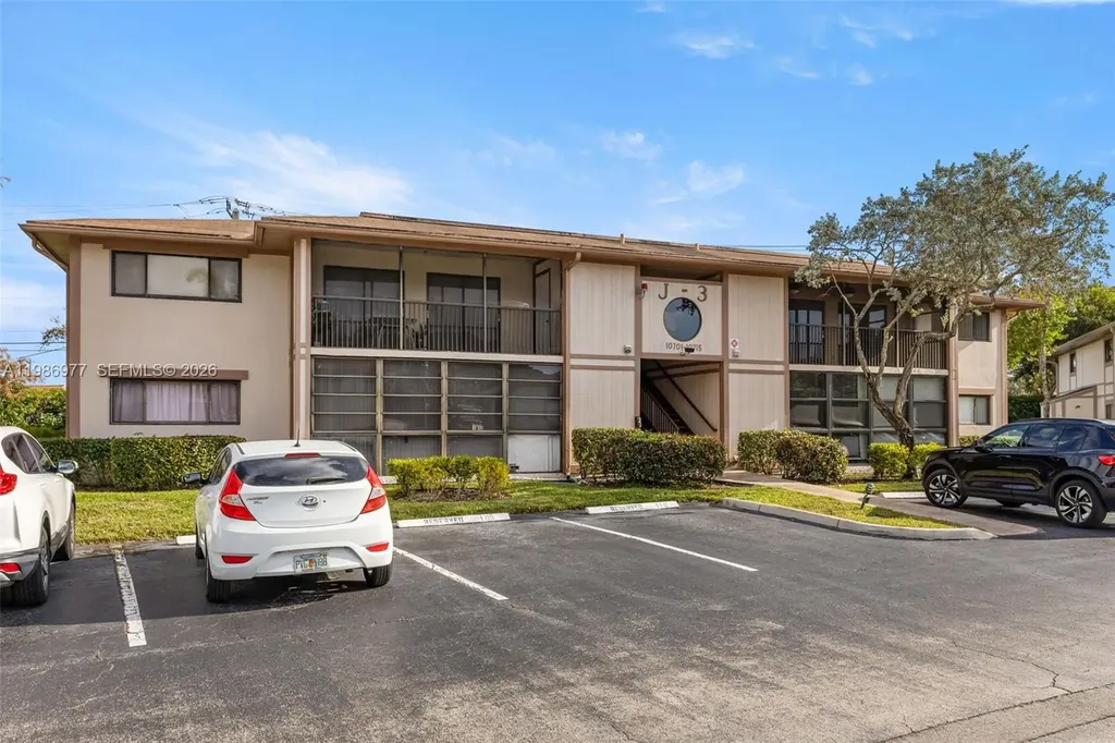 10709 W Clairmont Circle Tamarac FL 33321