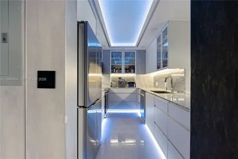 400 SE Kings Point Drive Sunny Isles Beach FL 33160