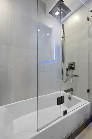 400 SE Kings Point Drive Sunny Isles Beach FL 33160