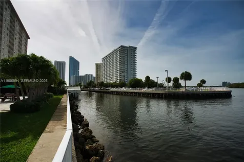 400 SE Kings Point Drive Sunny Isles Beach FL 33160