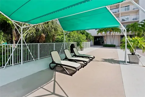 400 SE Kings Point Drive Sunny Isles Beach FL 33160