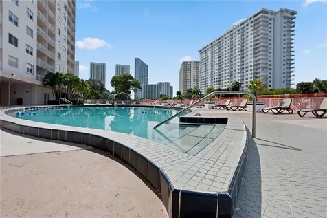 400 SE Kings Point Drive Sunny Isles Beach FL 33160
