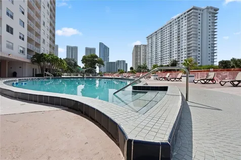 400 SE Kings Point Drive Sunny Isles Beach FL 33160