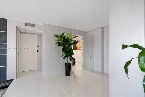 400 SE Kings Point Drive Sunny Isles Beach FL 33160