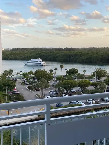400 SE Kings Point Drive Sunny Isles Beach FL 33160