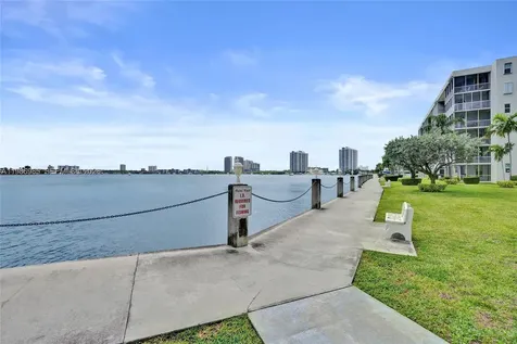 3020 Marcos Drive Aventura FL 33160