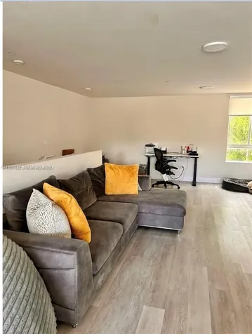 2561 NE 193rd Street Miami FL 33180