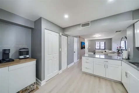 1809 SW 107th Avenue Miami FL 33165