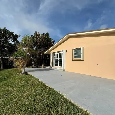 590 NE 20th Street Wilton Manors FL 33305