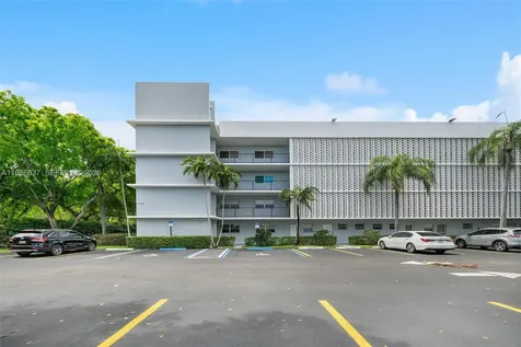871 NE 195th Street Miami FL 33179