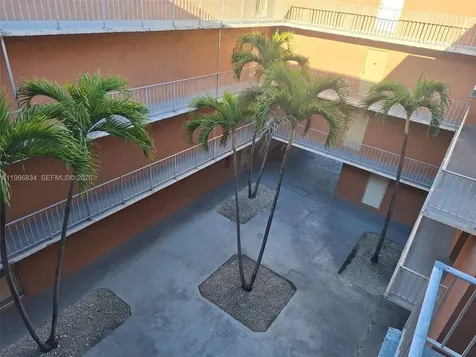 17600 NW 68th Avenue Hialeah FL 33015