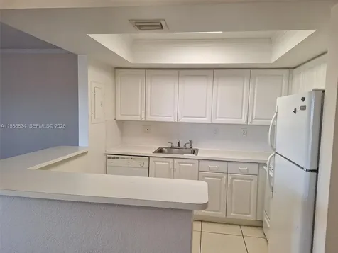 17600 NW 68th Avenue Hialeah FL 33015