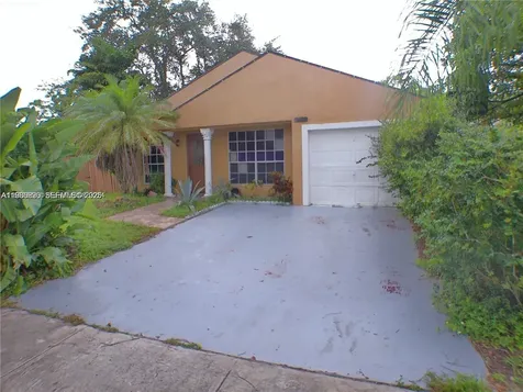 1490 SW 85th Terrace Pembroke Pines FL 33025