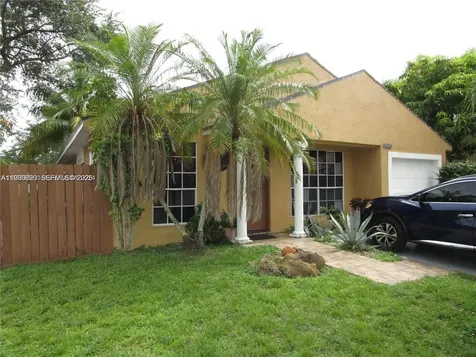 1490 SW 85th Terrace Pembroke Pines FL 33025