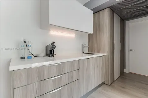 1215 West Avenue Miami Beach FL 33139