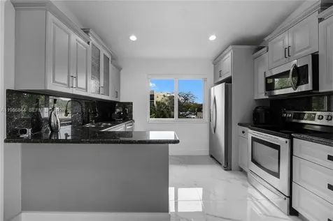 8033 Lake Drive Doral FL 33166