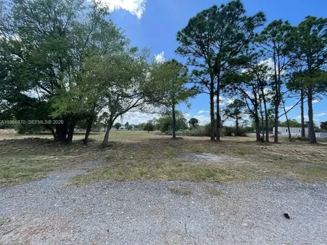 250 N Nogal Street Clewiston FL 33440