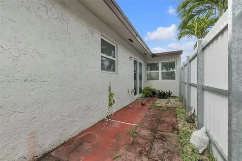 10532 SW 21st Lane Miami FL 33165