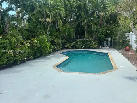 8850 NE 4th Avenue El Portal FL 33138