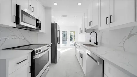 8850 NE 4th Avenue El Portal FL 33138