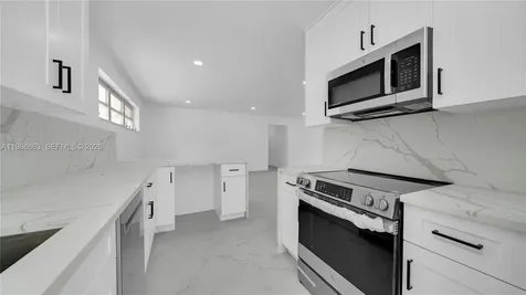 8850 NE 4th Avenue El Portal FL 33138
