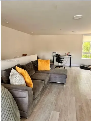 2561 NE 193rd Street Miami FL 33180