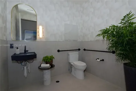 13750 Biscayne Boulevard North Miami Beach FL 33181