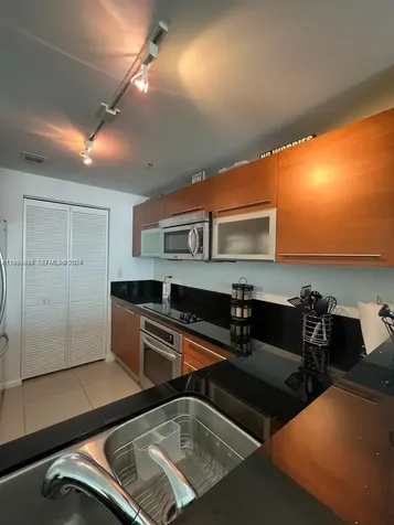253 NE 2nd Street Miami FL 33132