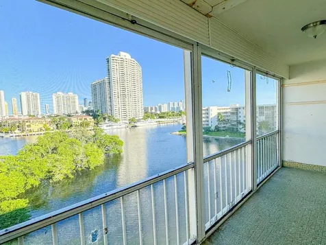 2930 Point East Drive Aventura FL 33160